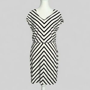 White House‎ Black Market Chevron Stripe Mini Dress Off White Black XS V Neck